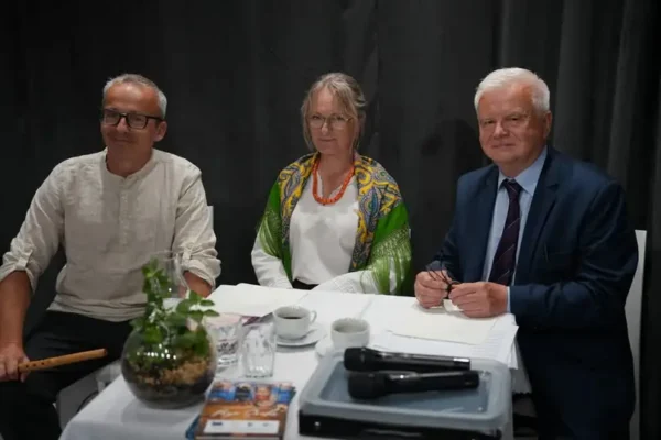 Sztuka ludowa wypełniła przestrzeń między Halą a Niebem w Libiąskim Centrum Kultury