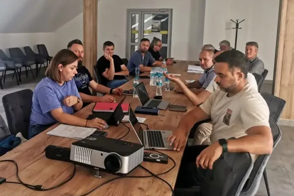 Postępy na budowie obwodnicy Jankowic i Olszyn – asfalt na rondzie północnym już ułożony