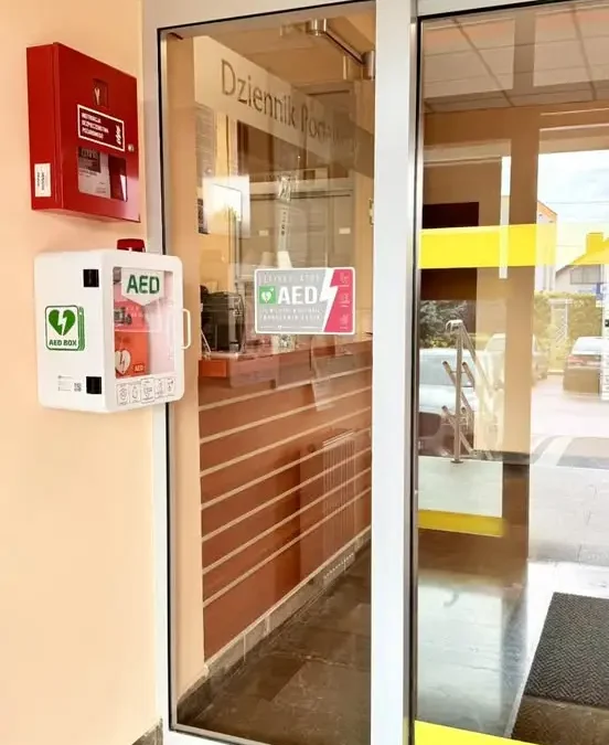 Nowy defibrylator AED w Urzędzie Miejskim w Libiążu – bezpieczeństwo mieszkańców na pierwszym miejscu