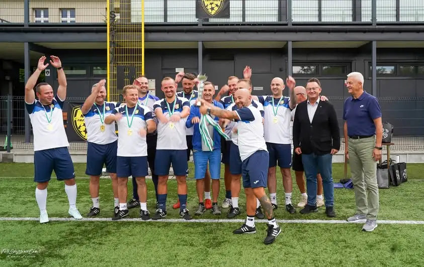 Oldboje zdominowali stadion MKS Trzebinia – emocjonujący turniej i mecz legend