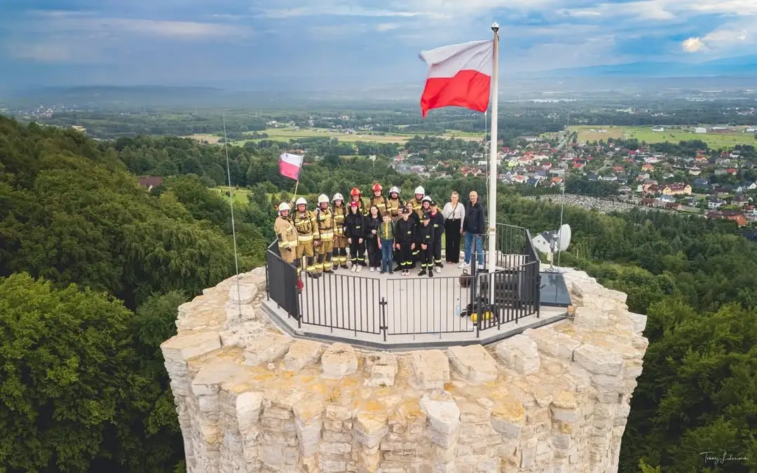 Godzina „W” na zamku Lipowiec – strażacy oddadzą hołd powstańcom