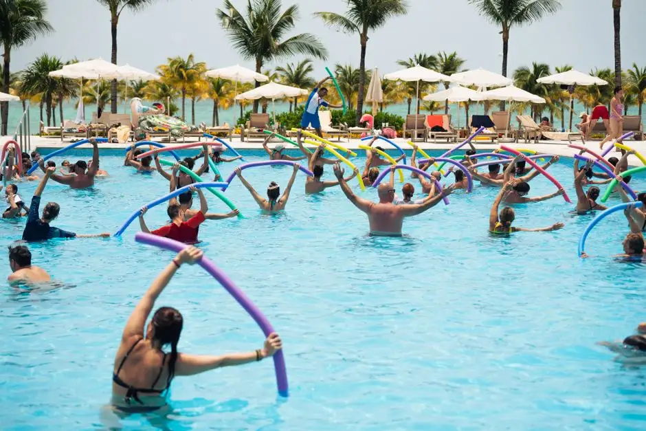 Spontaniczny Aqua aerobic na basenie letnim w Libiążu – zaproszenie na aktywny weekend