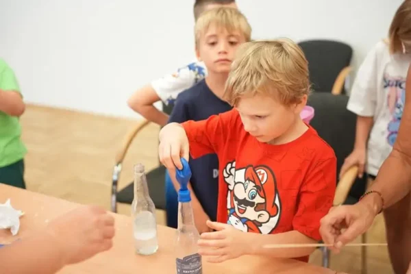 Wakacyjna Eko-Frajda w Libiążu: eksperymenty, gniotki i domki dla ptaków