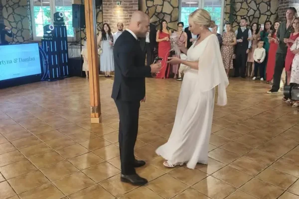 Ślub Damiana i Martyny: żółto-czarna rodzina MKS Trzebinia świętuje