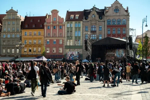 Dni Alwerni 2026: Róże Europy gwiazdą wieczoru – trwa święto miasta