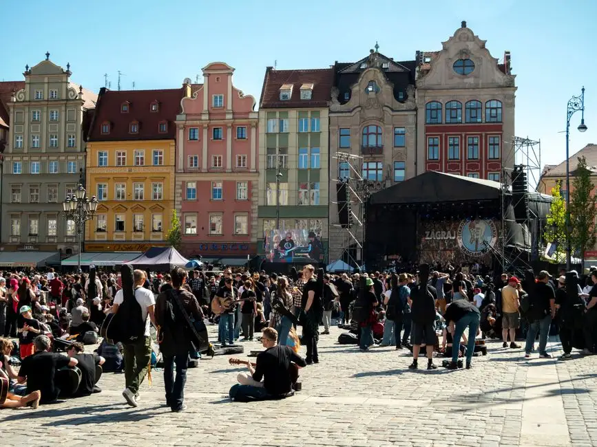 Dni Alwerni 2026: Róże Europy gwiazdą wieczoru – trwa święto miasta