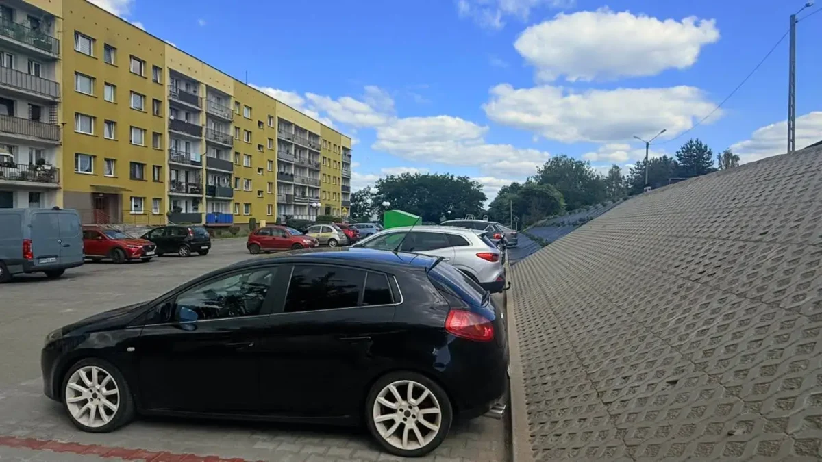 Nowy parking w Libiążu: 17 miejsc postojowych przy ul. Urzędniczej