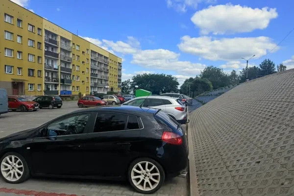 Nowy parking w Libiążu: 17 miejsc postojowych przy ul. Urzędniczej