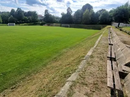 Trzebinia: nowa trybuna na boisku w Myślachowicach gotowa do grudnia