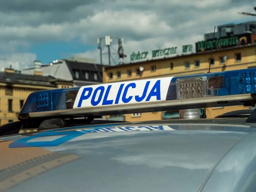 Nowe radiowozy w powiecie chrzanowskim. Uroczyste przekazanie i poświęcenie pojazdów