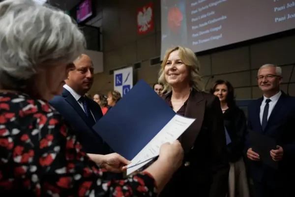 Nagroda Małopolskiego Kuratora Oświaty dla dyrektor szkoły w Mętkowie