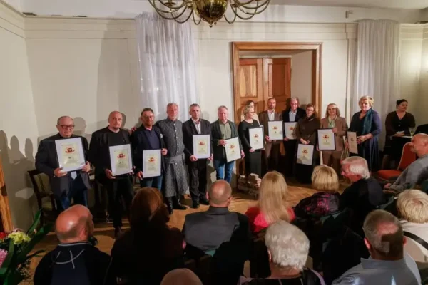Teatr Patermana świętował 20-lecie. Rekordowa premiera „Zemsty” w Trzebini
