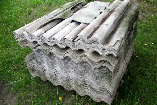 Trzebinia: ponad 255 ton azbestu usunięte z prywatnych posesji